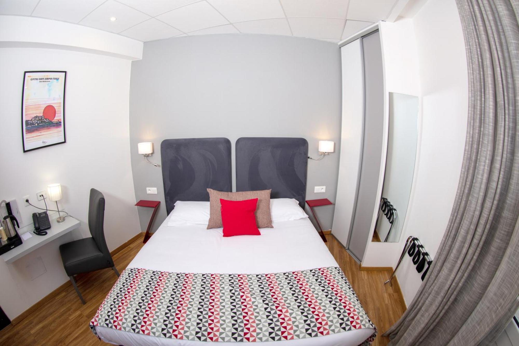 Hotel Mediterranee Calvi  Kültér fotó