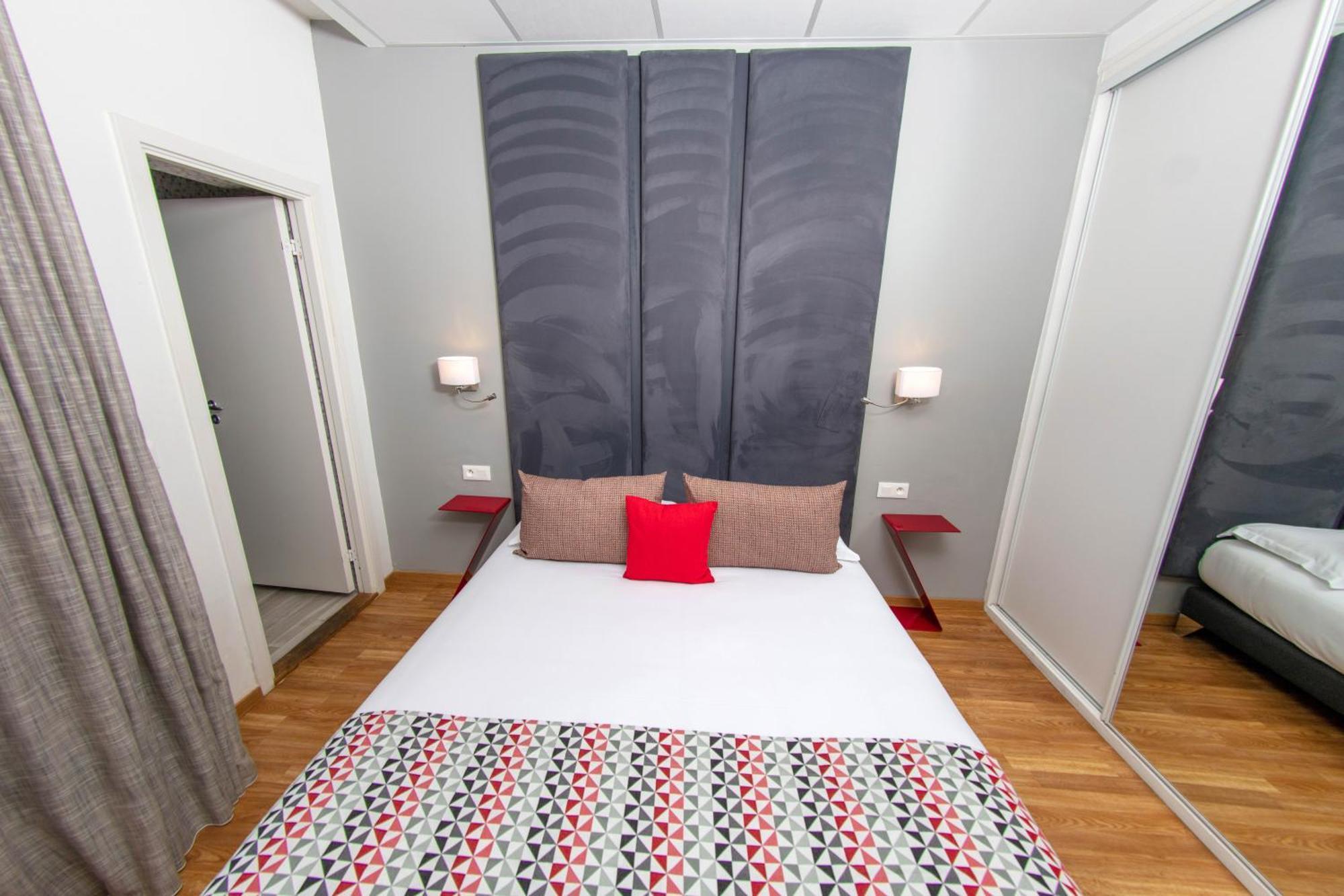 Hotel Mediterranee Calvi  Kültér fotó
